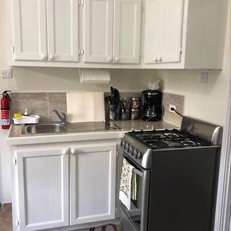 Kelly'S Studio Apartment - Rental Near Airport, Amenities And Bus Route Saint Philip Εξωτερικό φωτογραφία